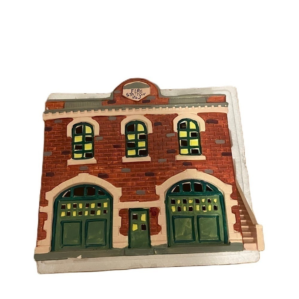 Department 56 Fire Station 2 5091-1 No Bulb Ceramic Snow Christmas Village